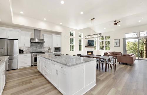 The Village Cabin | THE Pines Retreat #2336