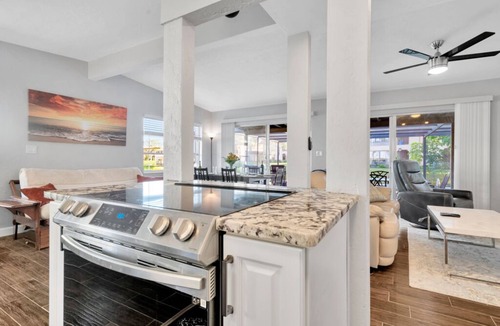 Largo House | The Pool House -Private Heated Pool w Entire House ~ PETS WELCOME!
