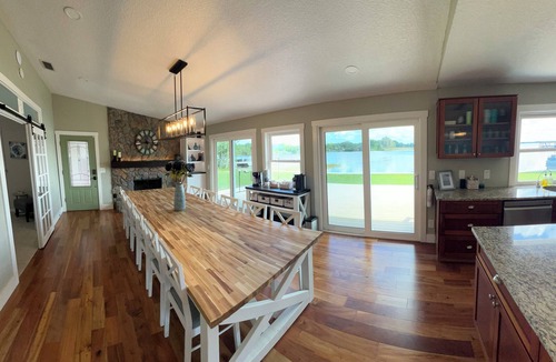 Palm Harbor House | The Tarpon Table at Lake Tarpon - Where the lake sets the table!