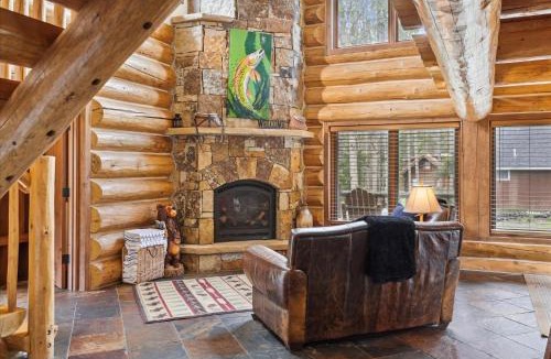 Blue Rock Springs House | The Wicker Creel Cabin cabin