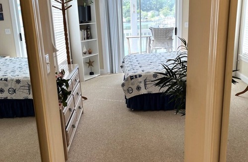 Carolina Yacht Landing Condo | This Shore Beats Working