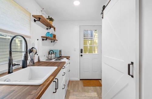 Gulfport Apartment | Tiny Home with Private Yard and Pet Friendly