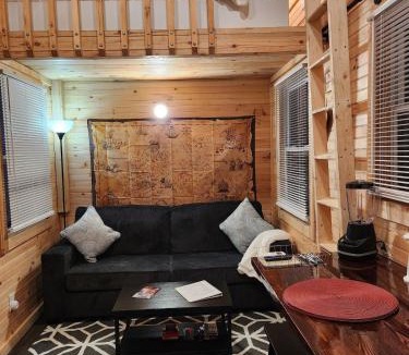 Bayshore Gardens House | Tiny Treasures Retreat