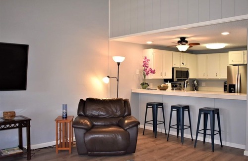 Waikoloa Village Condo | Top-Floor 2-Bed, 2-Bath Retreat with Stunning Ocean & Golf Course Views!