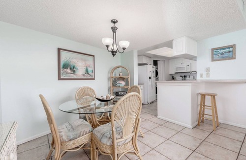 Sunset Beach House | Top-Floor Bay Views at Gated Land’s End