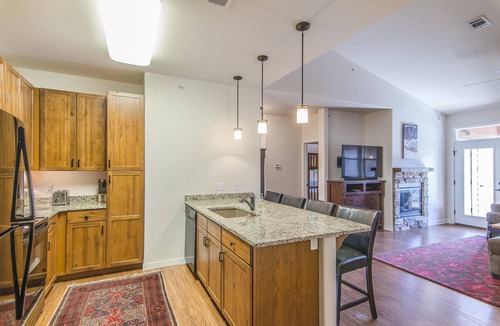 Silvercreek Condo | Top Floor Condo. Pool & hot tub Access! Portable A/C units. 1 car garage