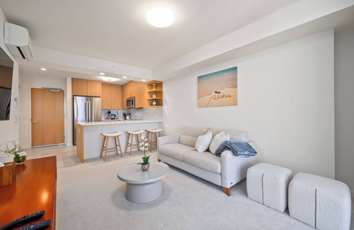 Ala Moana House | Top Floor Luxury w/Ocean Views Ala Moana Condo w/Pool & Gym | Aloha Heights