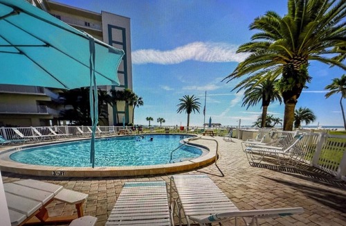 Siesta Key Villa | Tranquil villa with private beach, 2br/2ba 3 pools, complex on beach! Renovated