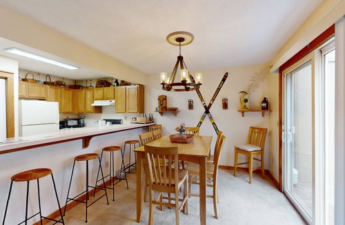 Tannersville House | Tree-lined townhome with private deck - close to skiing & waterpark