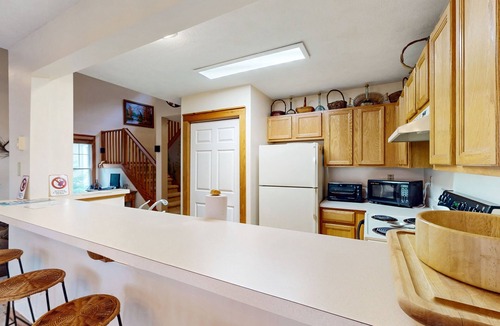 Tannersville House | Tree-lined townhome with private deck - close to skiing & waterpark