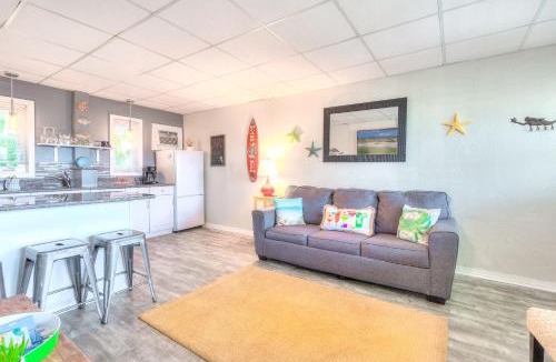 Treasure Island Apartment | Tropic Terrace #35 - Beachfront Resort