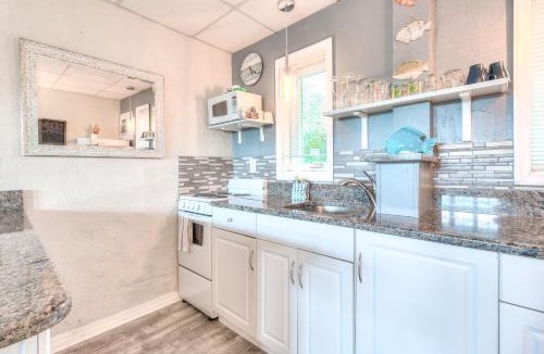 Treasure Island Apartment | Tropic Terrace #35 - Beachfront Resort