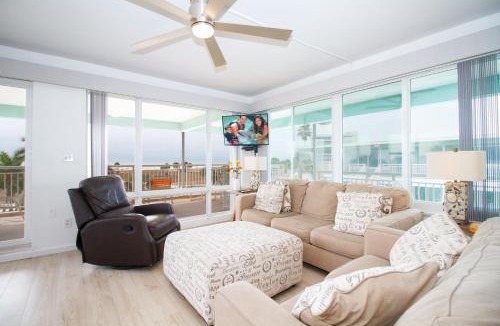 Treasure Island Apartment | Tropic Terrace Resort #59 - Beach View Penthouse!