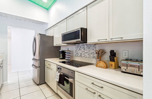 Seminole House | Tropic Vibes - Basketball, Mini Golf, Heated Pool!