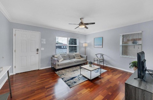 Virginia Park Apartment | Unique 1BR with Garden near Downtown Clearwater