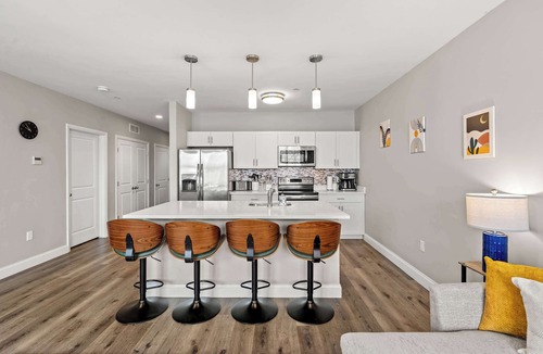 Chelsea Apartment | Unit 31 1BR with Den Office Space Long-term stays