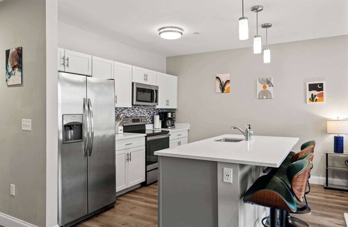Chelsea Apartment | Unit 31 1BR with Den Office Space Long-term stays
