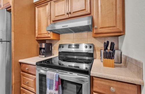 Punaluu House | Unit 52 Beautifully Furnished 2 bed 2 bath condo