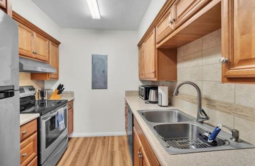 Punaluu House | Unit 52 Beautifully Furnished 2 bed 2 bath condo