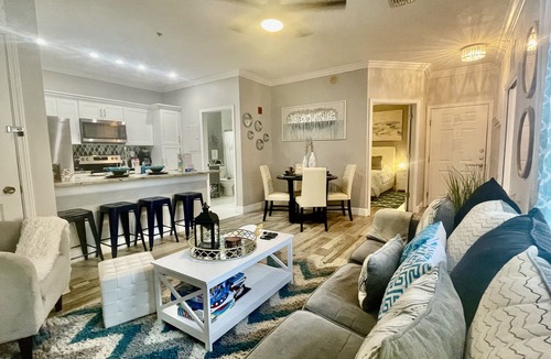 Seminole Condo | UPDATED REMODELED CONDO- NO STAIRS 3 MILES TO THE BEACH! PETS ok! HEATED POOL !