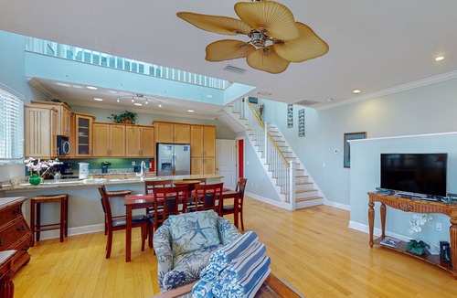 Holmes Beach Villa | Upscale tropical getaway with private pool & spa, & elevator - walk to the beach