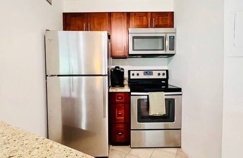 Downtown Honolulu Apartment | Urban Oasis in Honolulu: Comfort & Parking