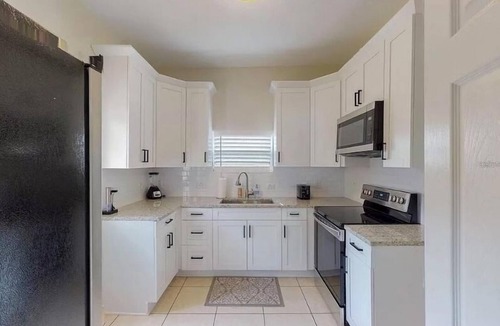 North Hyde Park House | Vacation home just 3 minutes drive to Tampa Riverwalk