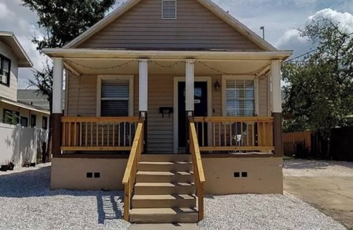 North Hyde Park House | Vacation home just 3 minutes drive to Tampa Riverwalk