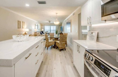 Fort Myers Beach Condo | Vacation Villas #333 Gorgeous Beachfront Condo