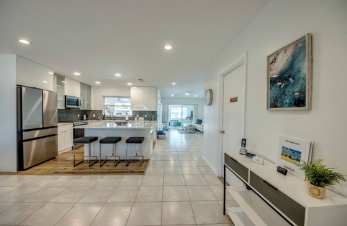 Yacht Club Villa | Villa Belle Isle - heated pool, south facing, cozy interior, close to river
