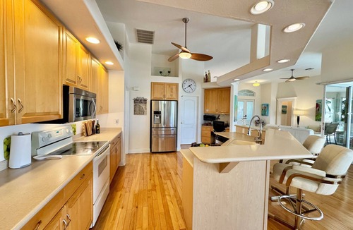 Pelican Villa | VILLA 'THE ARTIST' GULF ACCESS HOME, SOLAR-AND ELECTRIC HEATED POOL