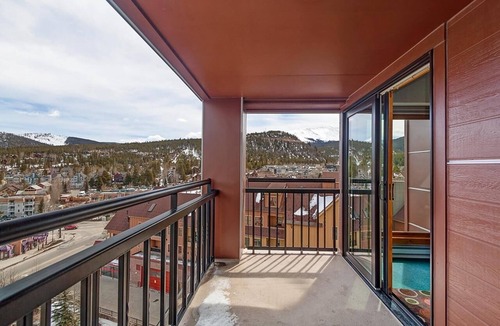 Peak 9 Condo | Village Penthouse At Wetterhorn Condo: Ski-In/Out