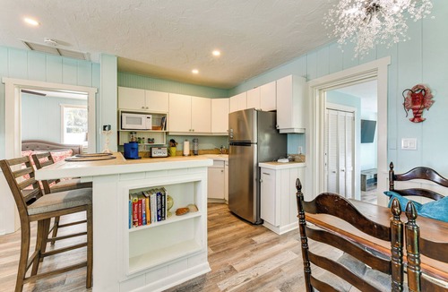 Sarasota Cottage | 'Vintage Mermaid Cottage' 4 Mi to Siesta Key Beach