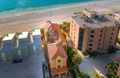 Indian Shores House | Vista del Mar Villa by GoldenCoastRentals