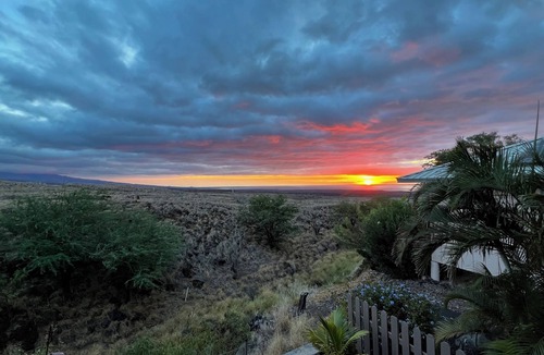 Sunset Ridge House | Waikoloa Luxury 3BR + w/Ocean Views & Lanai — Hale Akaʻula