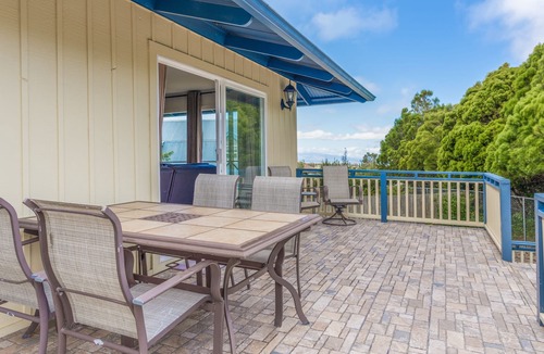 Waimea House | Waimea Estate near Parker Ranch & beach with two decks & home office, WiFi
