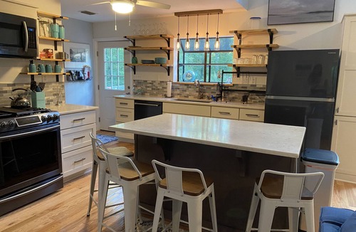 Crawfordville House | Wakulla River Retreat “Treehouse”- a nature lover’s paradise