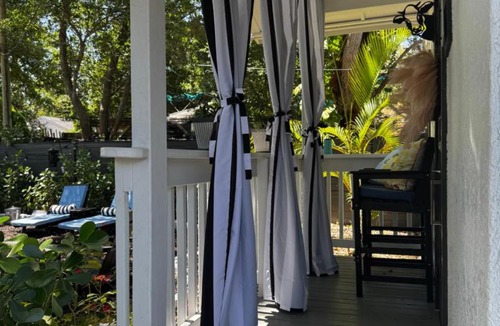 Fort Myers River District Apartment | Walk to Best Eats and Shops and Stay in Style