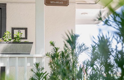 Fort Myers River District Apartment | Walk to Best Eats and Shops and Stay in Style
