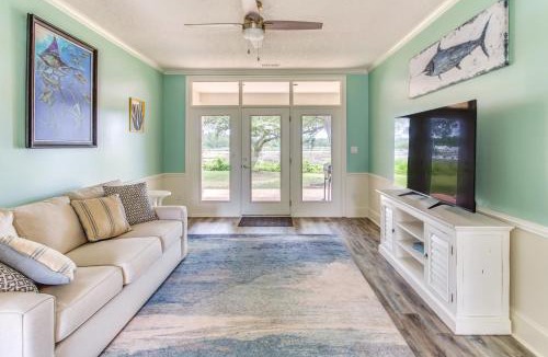 Little River House | Walk to Marina: Pet-Friendly Little River Home!