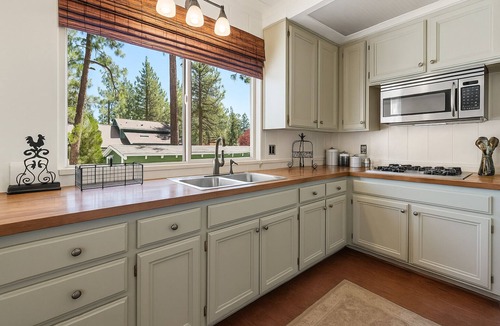 Big Bear Lake Cabin | Walk to the lake Gorgeous lake house