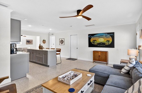 Bay Esplanade House | Walk2 ClearwaterBeach/Hot Tub/Pool