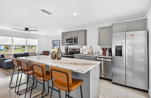 Bay Esplanade House | Walk2 ClearwaterBeach/Hot Tub/Pool