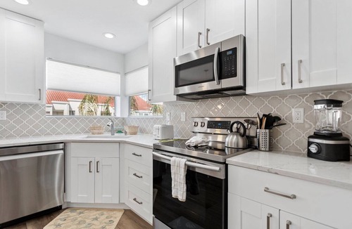 Isla del Sol Condo | Water View 2BR | Near St. Pete Bch