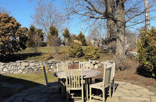 Tiverton Cottage | Waterfront Farm Cottage close to Newport, Boston,