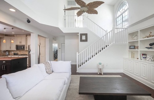 Sunset Beach House | Waterfront Home – Accommodates up to 10 Guests!