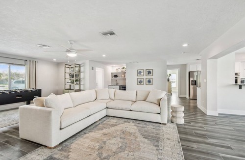 St. Petersburg House | Waterfront Home with Heated Pool! 2 miles from Beach!