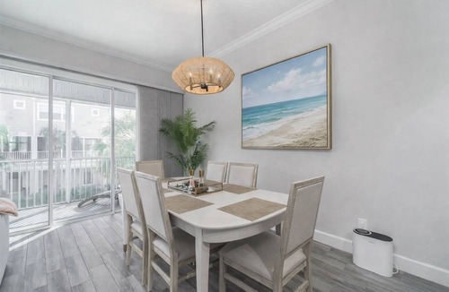 Pinellas Point House | Waterfront Townhome w/Garage – St. Pete