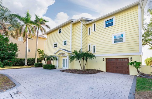 Sunset Beach House | Welcome to Summer Sunset House on Treasure Island!