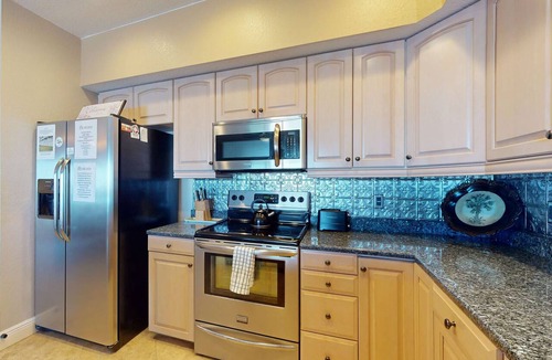 Independence Square Condo | Welcoming Gulf front condo with pool and hot tub direct beach access